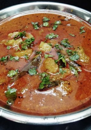 रस्सेदार ढेमस (Rassedar Dhemse Recipe In Marathi) रेसिपी चे मुख्य फोटो 