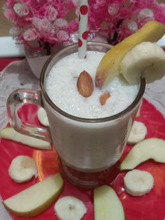 एप्पल 🍎 🍌 बनाना गुलाब स्मूदी रेसिपी मुख्य फोटो