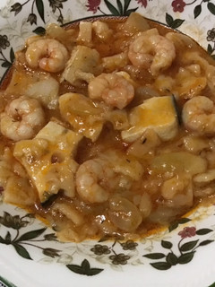 Una foto de Gazpacho de pez espada y gambas