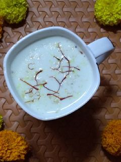 হোলি স্পেশাল ঠান্ডাই(Holi special thandai recipe in Bengali) রেসিপির প্রধান ছবি