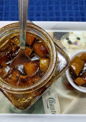 A picture of Gur Aam or Jagerry Mango Pickle.