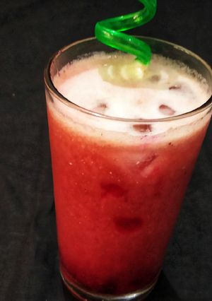 A picture of Orange-Pomegranat Cooler.