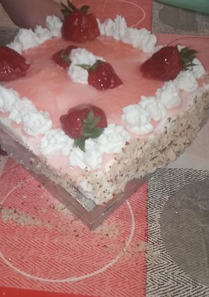 صورة لوصفة كيكة عيد ميلاد بذوق الفراولة