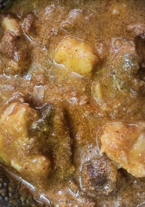 மட்டன் சேப்பங்கிழங்கு புளி குழம்பு(seppakilangu kari kulambu recipe in tamil) செய்முறை முக்கிய புகைப்படம்