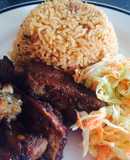 Moro de habichuela con costillas ala BBQ y cole slaw