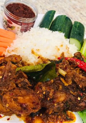 Hình của món Gà kho cay Lào.