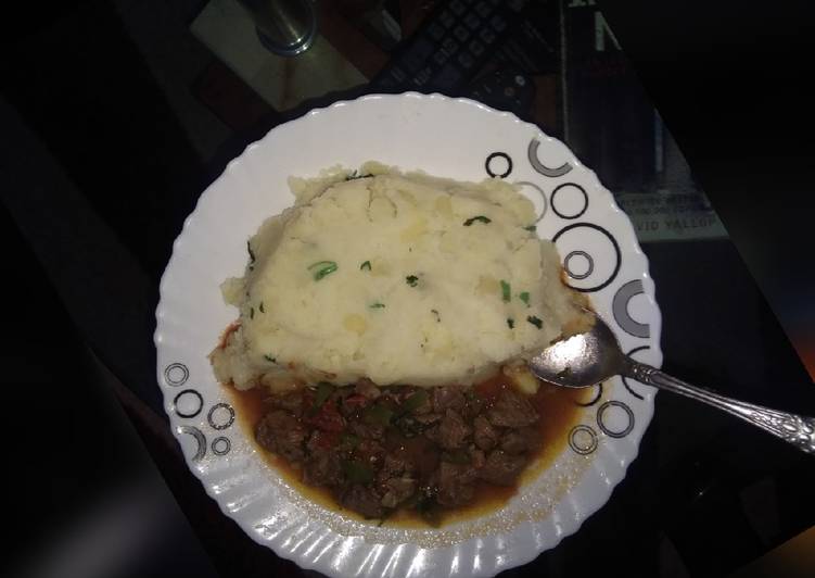 Steps to Prepare Speedy Mashed potatoes and beef stew