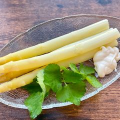 A picture of Boiled Fresh White Asparagus.