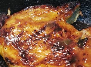 Una foto de Costillas de cerdo con mostaza y miel. 5 minutos!!