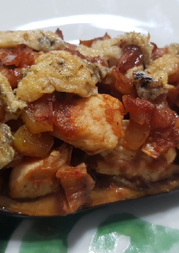 Una foto de Berenjena rellena de pollo y gorgonzola