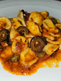 Una foto de Orecchiette a la puttanesca