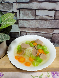 Foto resep Sup oyong, wortel, bihun & bakso