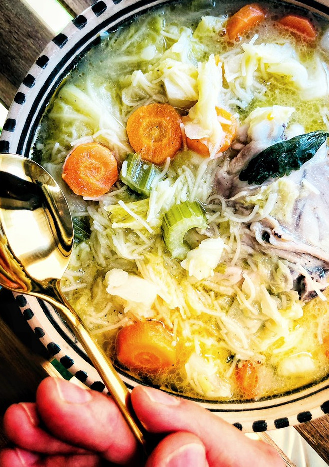 Una foto de Sopa de pollo con fideos en Moulinex Companion