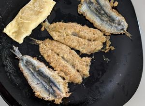 Una foto de Boquerones rebozados como lo hacen los grandes cocineros