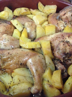 Una foto de Pollo asado marinado al limón y lima con orégano