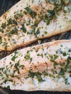 Una foto de Trucha al limón 🐟