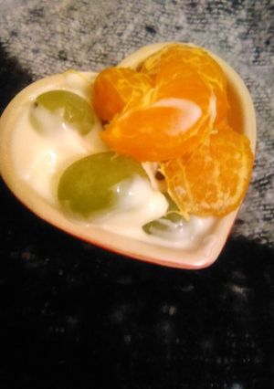 A picture of Fruity start to the morning 🌞.