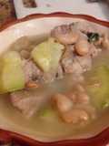 Caldo de costilla con frijoles