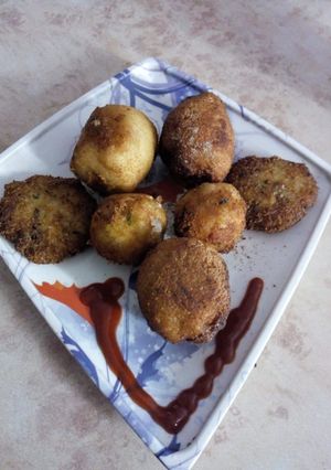 A picture of Corn cheese boll.
