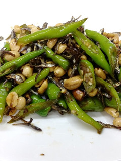 花生魚乾炒青龍椒 的食譜成品照片