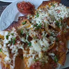 A picture of Chesse nachos.