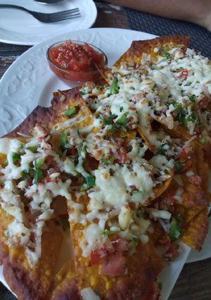 A picture of Chesse nachos.