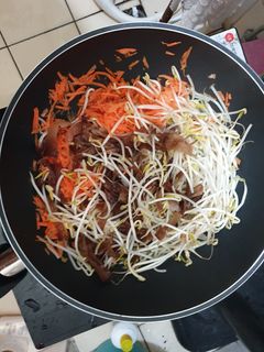 豆芽菜炒木耳 的食譜成品照片