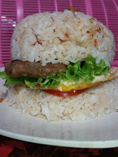 Foto resep Fried rice burger 🍔