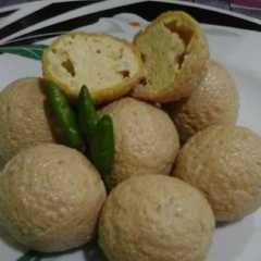 A picture of Tahu bulat.