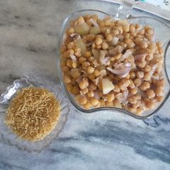 Chana chaat serve with sev A picture of Chana chaat serve with sev.