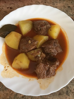 Una foto de Carrilleras al pimentón con patatas Thermomix para 2