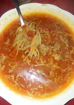Una foto de Guiso tucumano de carne y fideo entrefino !!