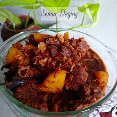 A picture of 58. Semur Daging.