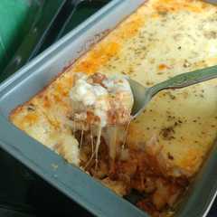 Makaroni Schotel dengan Keju Mozarella রেসিপির প্রধান ছবি