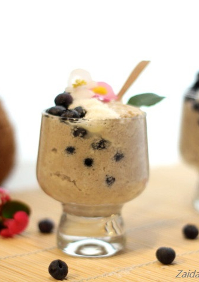 Una foto de Keto-Porridge de Coco y Arándanos