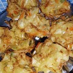 A picture of Bakwan.
