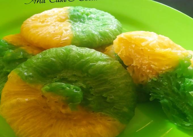 Kue cucur dua warna