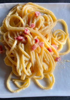 Une photo de Pasta Carbonara (recette italienne sans crème)