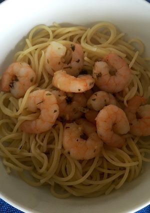 Una foto de Pastas con Camarones al ajillo (suave)