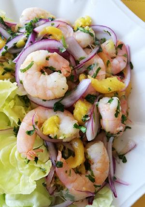 Una foto de Ceviche de camarón y mango