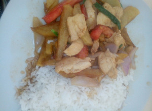 Una foto de Lomo saltado de pollo