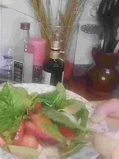 Una foto de Ensalada de espinacas y fresas