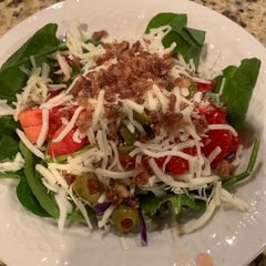 A picture of Spinach Salad.