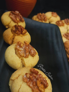 वॉलनट नानख़ताई विथ वॉलनट चाय(Walnut nankhatai with walnut chai recipe in Hindi) रेसिपी मुख्य फोटो