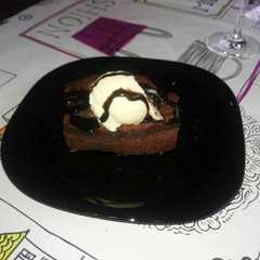 Foto principal de Brownie con helado de vainilla