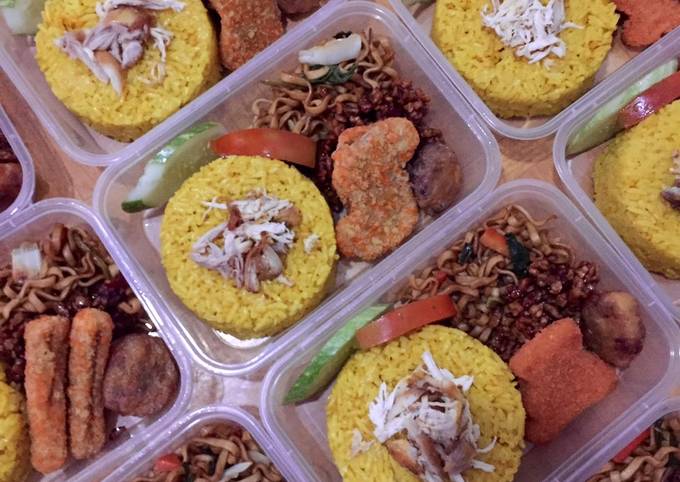 Bagaimana Membuat Bento Nasi Kuning (magiccom) 💛 yang Menggugah Selera