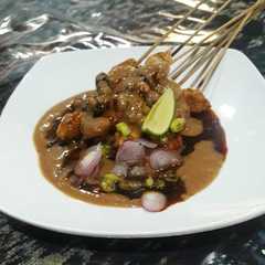รูปของ Sate Ayam Bumbu Kacang