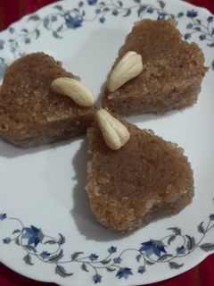 ફાડા લાપસી (Fada Lapsi Recipe In Gujarati) રેસીપી મુખ્ય ફોટો