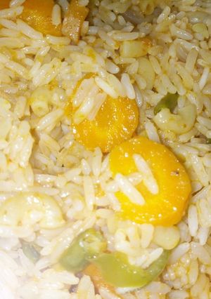 A picture of Jollof Rice and macaroni.