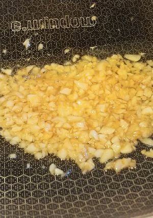 A picture of 海鮮蒜蓉 (Seafood Garlic Paste).